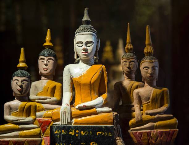 istock Art of Beautiful Ancient Thai Buddha Statues 639288492