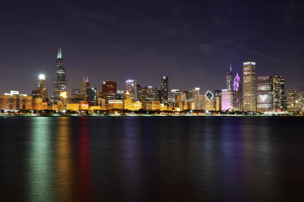 istock Beautiful Chicago skyline after sunset 639291542