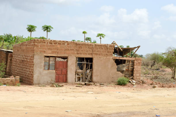 istock House in ruins 639304312