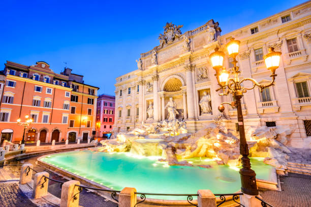 rzym, włochy - fontana di trevi, zdjęcie nocne - trevi fountain rome fountain monument zdjęcia i obrazy z banku zdjęć