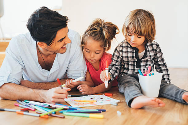 istock Happy family drawing 639314646