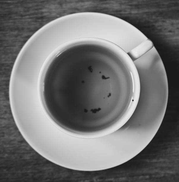 istock Hot earl grey tea top view on wood table background 639324296