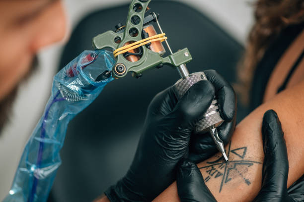istock Tattooing detail 639324518