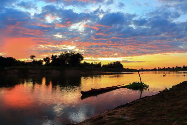 istock Beautiful atmosphere sunrise. 639336240