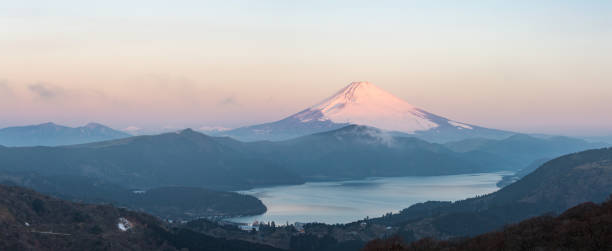 istock Fuji Mountain Lake Hakone Sunrise 639346886