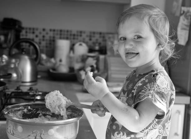 istock Joy of baking, black and white portrait 639347078