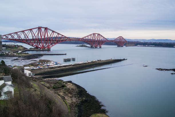 istock Distant view of the Forth Rail Bridge 639348918