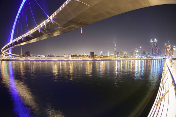 istock Arch Over Dubai Water Canal 639376158