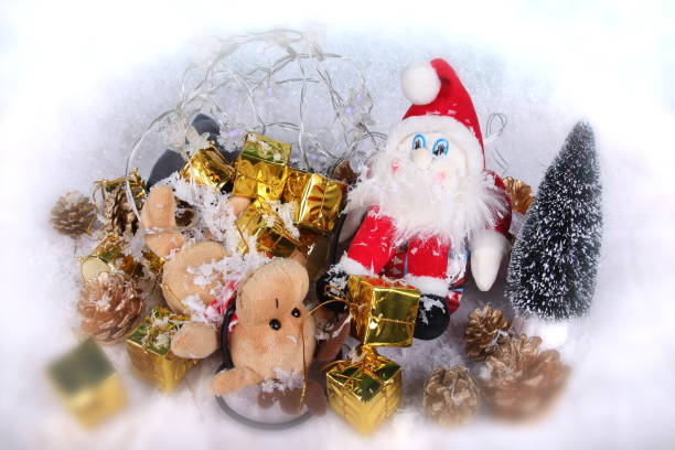 istock Father Christmas and reindeer 639386592