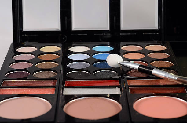 istock Color make-up palette 639389290