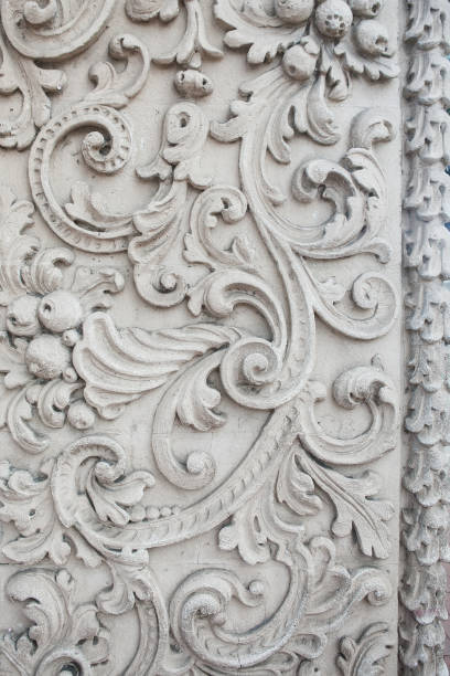 istock Luxury white wall design with mouldings 639391342