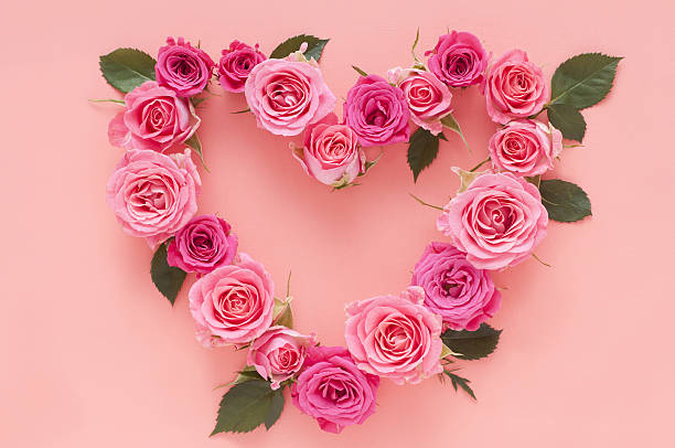 istock Heart shape rose arrangement 639397304