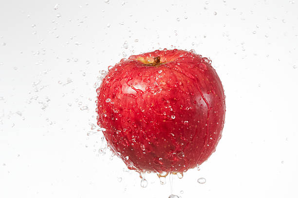 istock the broccoli with water splash 639419266