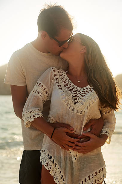 istock Kisses by the seashore 639439598