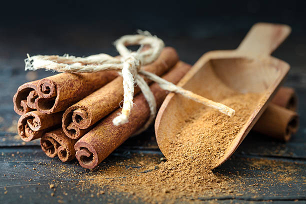 paus de canela - cinnamon imagens e fotografias de stock