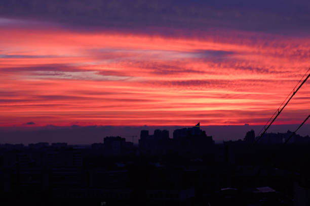 istock Sinset view in city 639475654