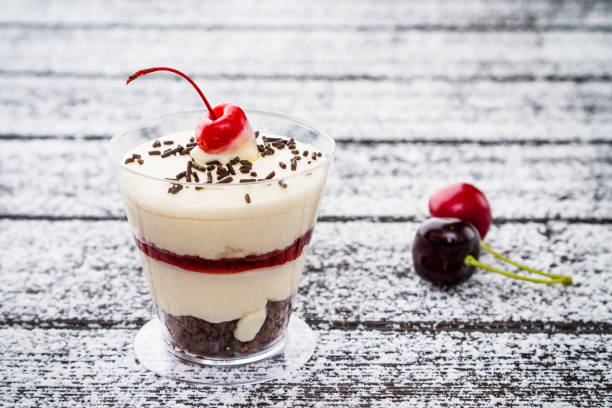 istock Tasty dessert in glass 639499830