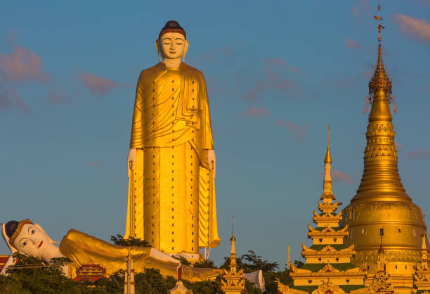 레이균 섹키아 부처님 모니와 미얀마 - ancient architecture buddhism burmese culture 뉴스 사진 이미지