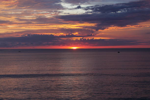 istock Sunrising in Ubatuba 639523664