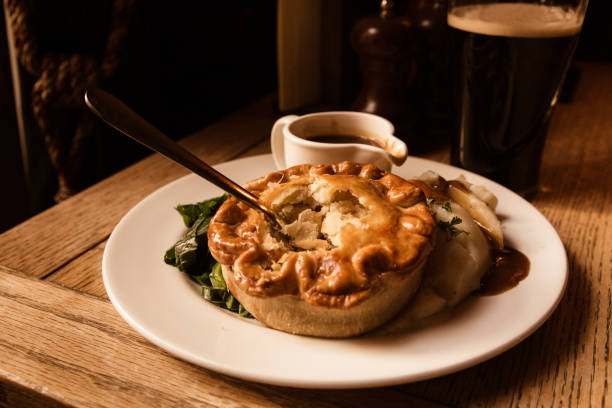 chicken pot pie - pub food stock-fotos und bilder