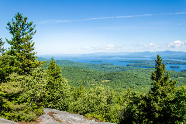 istock Idyllic view of Lake Winnipesaukee - Stock image 639533362