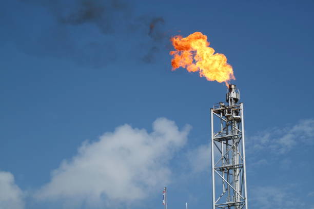 istock Gas or flare burn on offshore platform 639535526