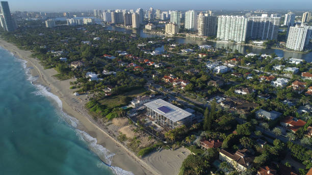 istock Golden Beach luxury waterfront homes 639539390