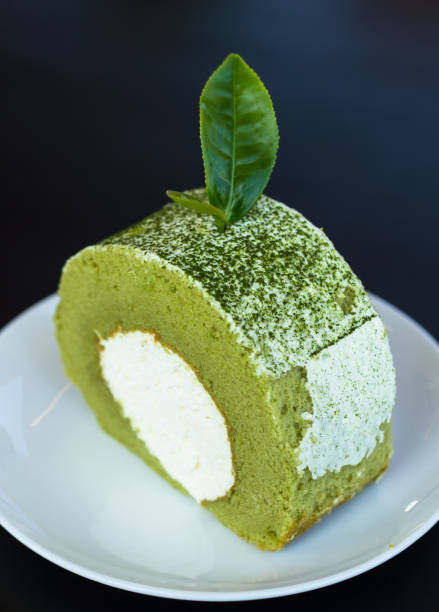 istock Matcha green tea sponge cake 639539994