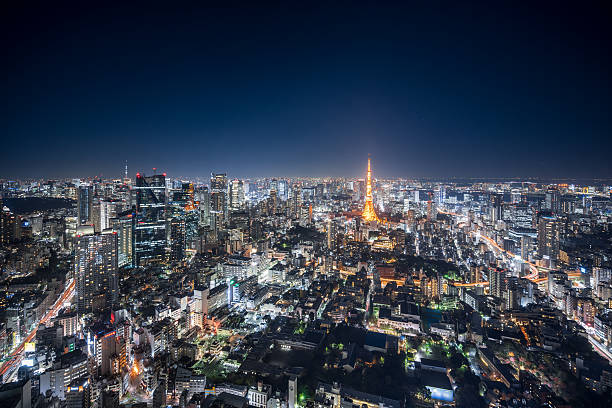 vista aérea do centro de tóquio à noite - tokyo at night - fotografias e filmes do acervo