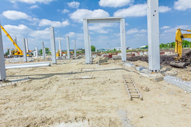 istock Concrete pillars of new edifice with a beautiful sky. 639589766