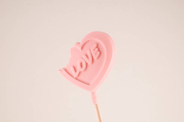 istock Pink Lollipop heart 639635032