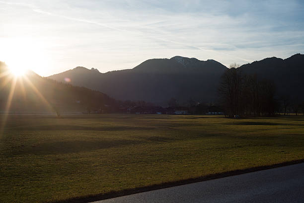 panorama gór w bawarii - tegernsee - tegernsee lake tegernsee lake mountain zdjęcia i obrazy z banku zdjęć