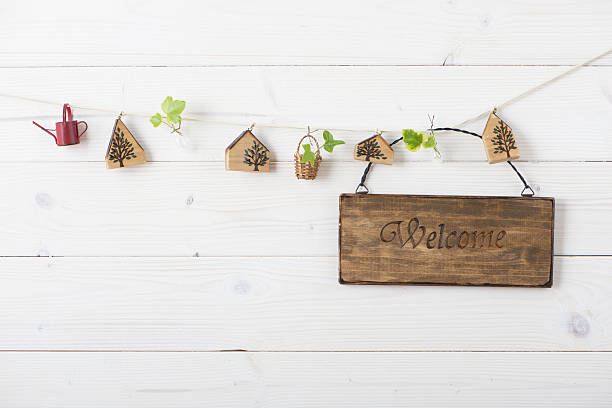 istock Hanging welcome sign 639648990