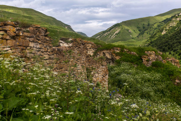istock Ruins among green mountain slopes 639662638