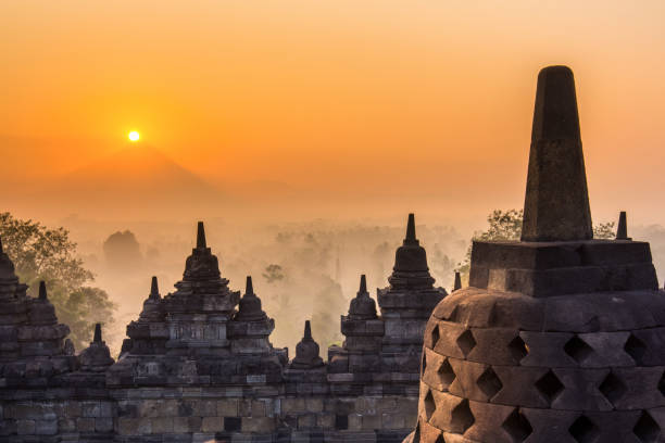 borobudur rozciągacz, yogyakarta, java, indonezja. - architecture asia blue buddha zdjęcia i obrazy z banku zdjęć