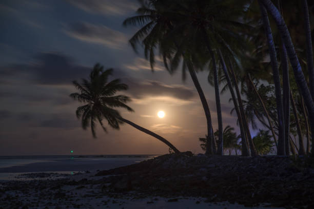 istock Amazing supermoon on Maldivian island 639700364