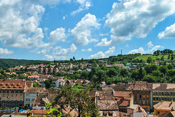 la vue depuis la tour de la ville de sighisoara, transylvanie, roumanie - vlad vi photos et images de collection