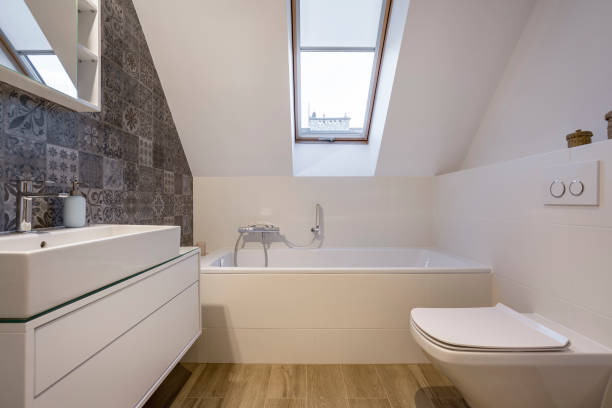 istock Attic bathroom with bathtub 639722150