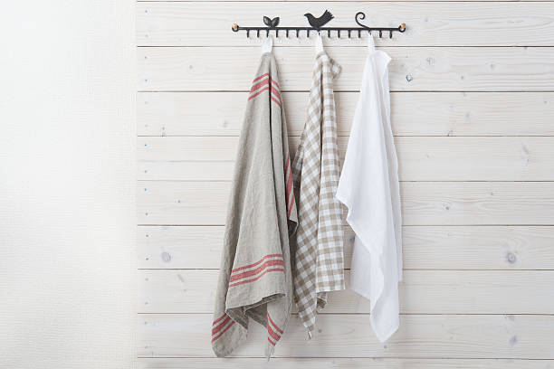 toalla de cocina colgante - kitchen cloth fotografías e imágenes de stock