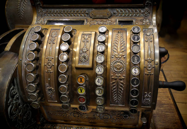 istock vintage cash register 639725104
