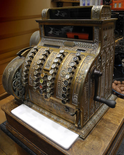 istock vintage cash register_2 639725206