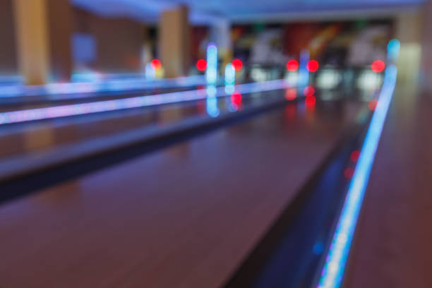 istock Bowling alley blurred, bokeh interior background 639733622