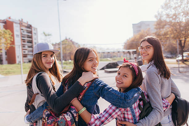 istock Teenage friendship 639742836
