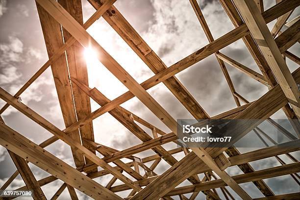 Dachstühle Der Neuen Hausbau Stockfoto und mehr Bilder von Baugewerbe - Baugewerbe, Balkengerüst, Baustelle