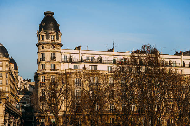 istock Luxurious apartments in Paris 639769900