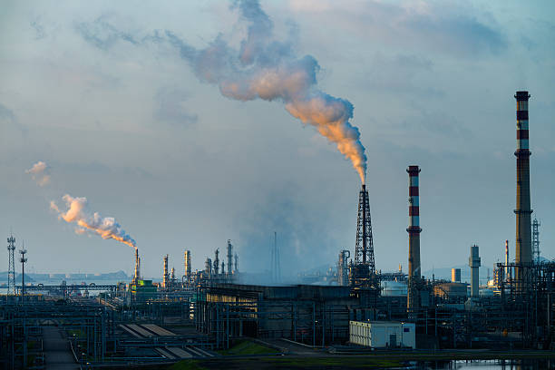 istock Petrochemical plant 639776602