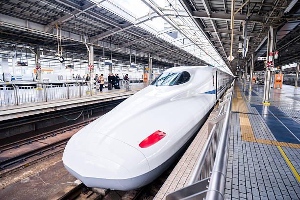 n700a series shinkansen bullet train at shin-osaka station - bullet train editorial transportation technology imagens e fotografias de stock