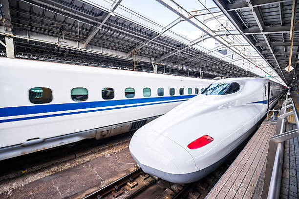 n700a series shinkansen bullet train at shin-osaka station - bullet train editorial transportation technology imagens e fotografias de stock