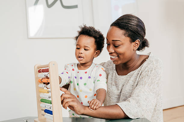 istock Best way to learn colours with toddler 639780128