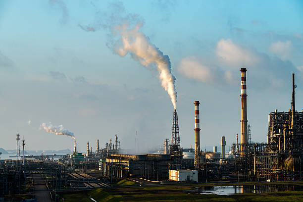 istock Petrochemical plant 639781460